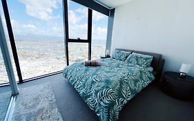 Luxury Casino 1B Apt At Broadbeach